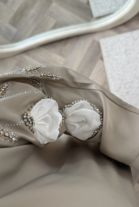 Pearl Blossom Abaya – Champagne